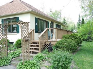 W148N7349 Woodland Dr, Menomonee Falls, WI 53051