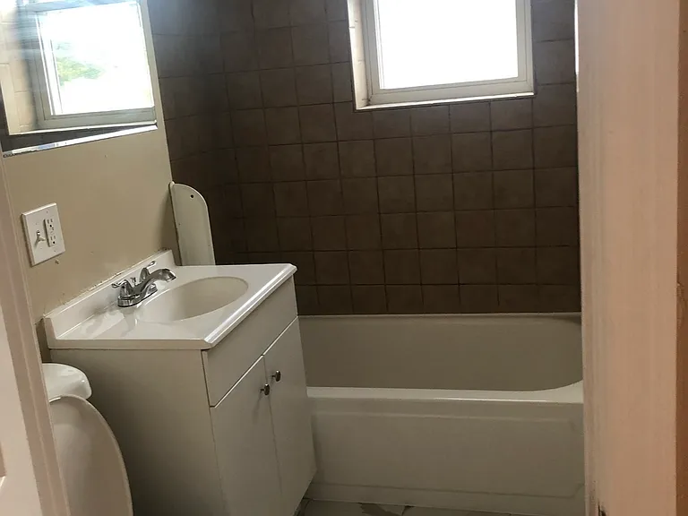 10 Fernboro St #3 — Photo 9