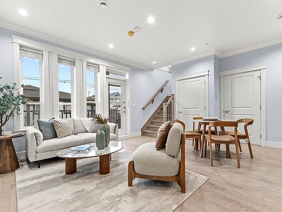 2nd image of 2216 Mannering Ave