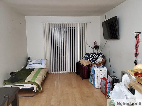 5th image of 879 W San Ysidro Blvd Unit 11