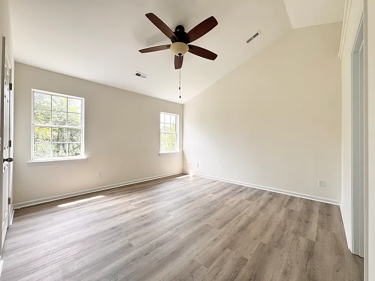 8413 Hirsch Dr — Photo 8