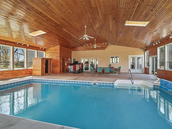 3rd image of 11924 Homestead Heights Dr
