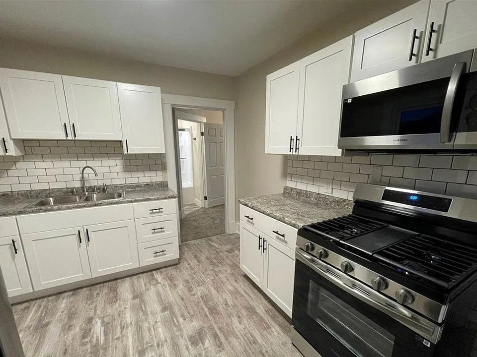 863 5th Ave #2