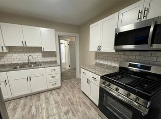 863 5th Ave Floor 2, Coraopolis, PA 15108