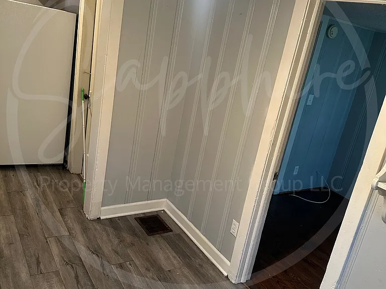 2404 E 67th Ter — Photo 13