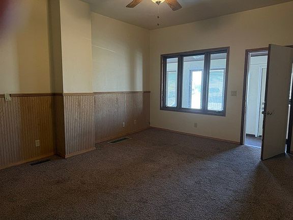 4th image of 321 Juneau St