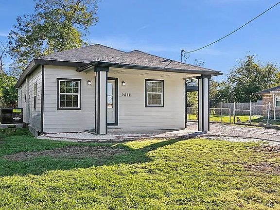 2nd image of 2411 Travis St