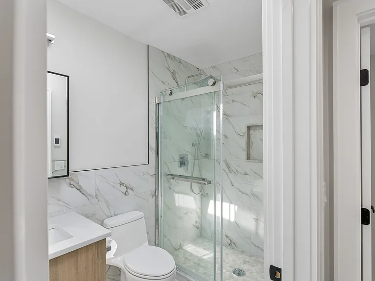 780 New York Ave #A — Photo 8