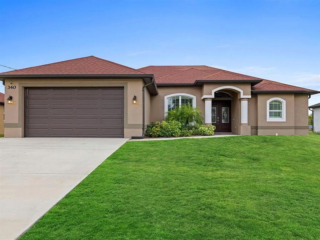 3 bed, 2.0 bath, 1979 sqft, $3,200 — Photo 1