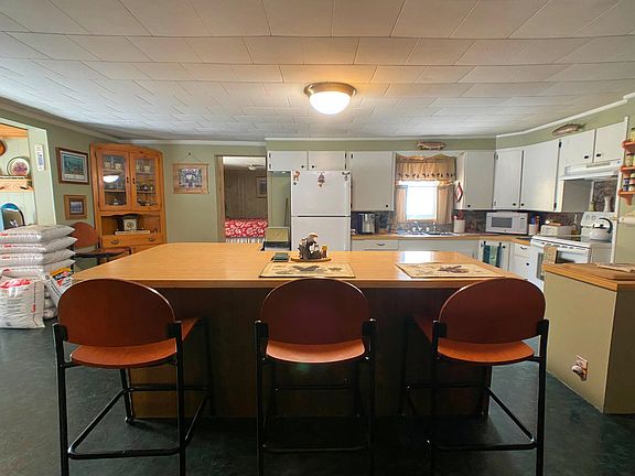 5th image of 426 Martin Road