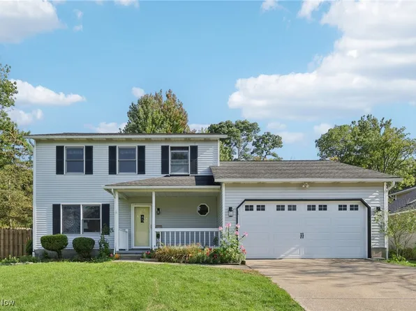 1242 Heatherstone Dr, Painesville, OH 44077