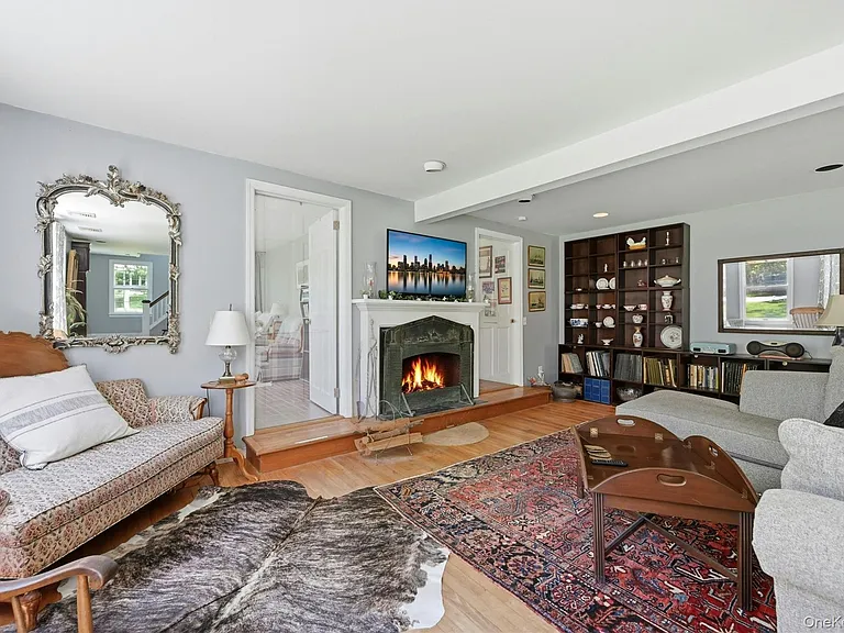 295 Jackson St — Photo 10