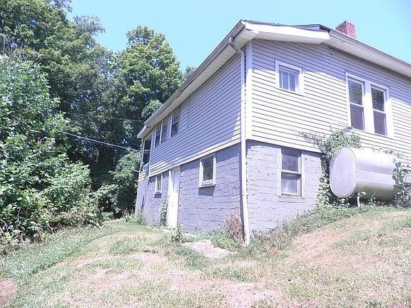 3rd image of 597 Burns Hollow Rd