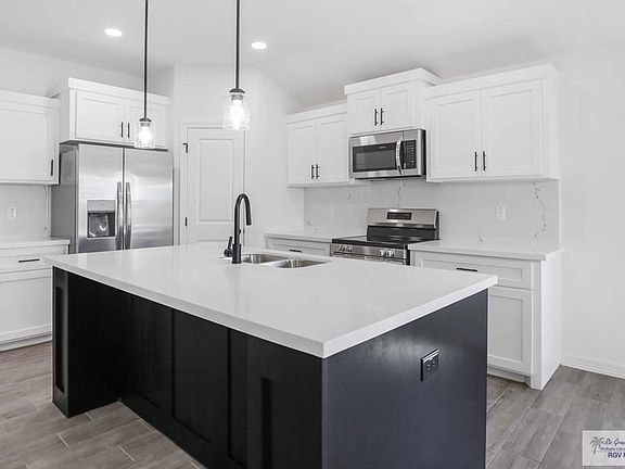 3rd image of 3717 Marco Ave