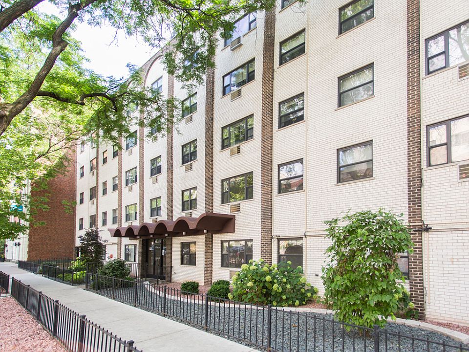 1st image of 5250 W Oakdale Ave #518