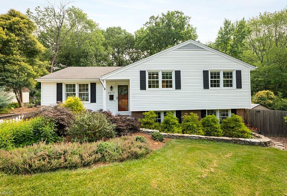1st image of 2612 Shady Lawn Dr