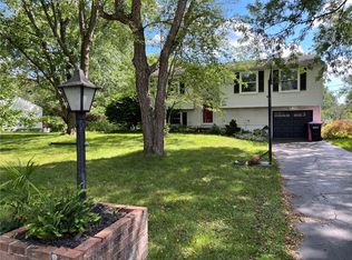 16 Spicewood Ln, Rochester, NY 14624