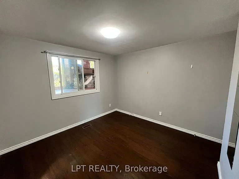39 Frankton Cres — Photo 8