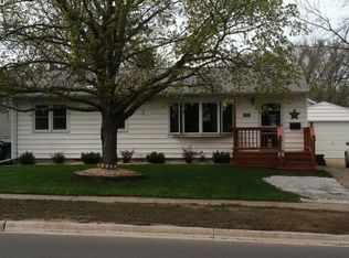 1635 E Ridgeway Ave, Waterloo, IA 50702