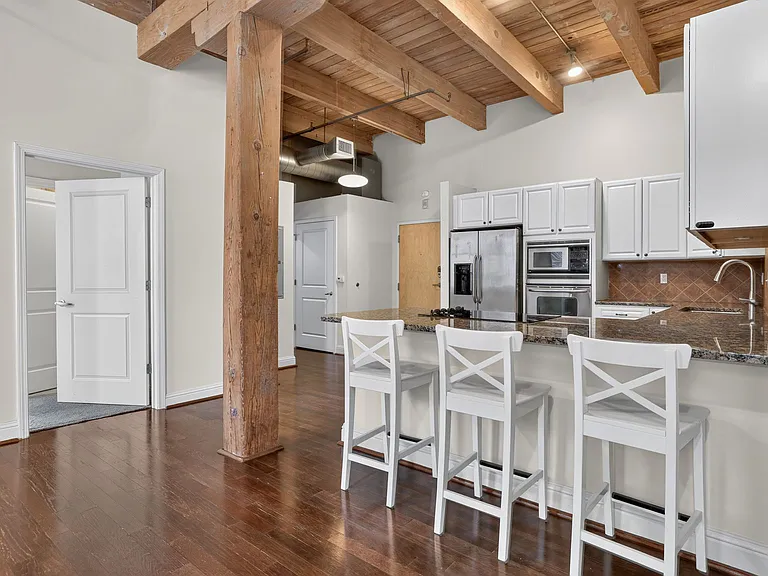 612 Central St #306 — Photo 4