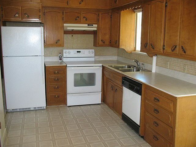 2nd image of 21310 Hunsicker Ave