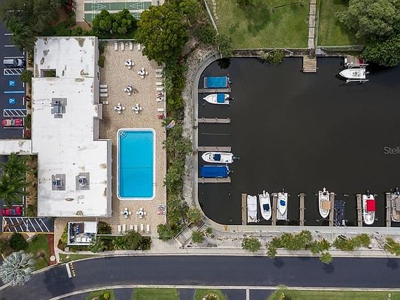 3rd image of 5447 Riverbluff Cir #V-82