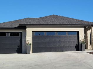 3656 Kilkee Rd, Lincoln, NE 68520