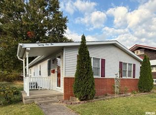 2110 Clay St, Murphysboro, IL 62966