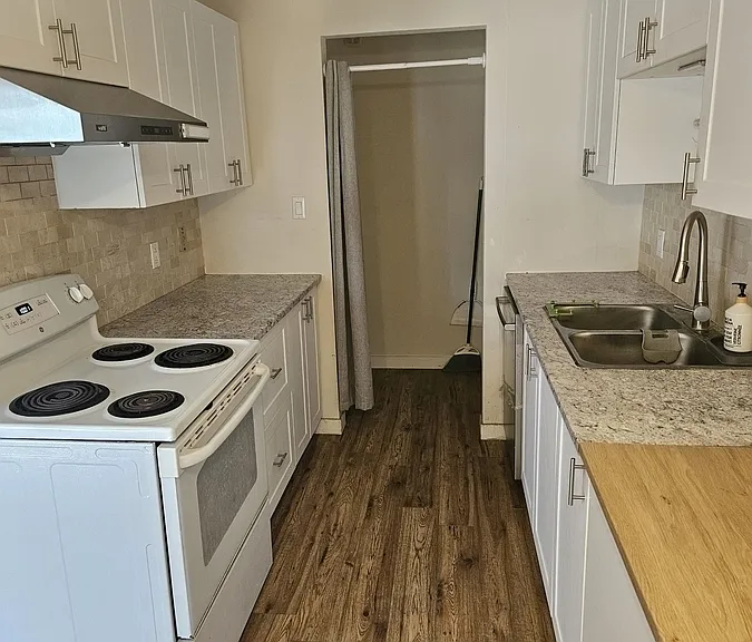 4220 Castle Rd #H — Photo 5