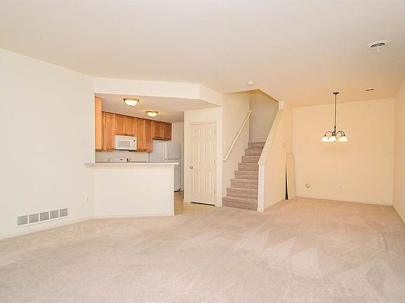 4th image of 2046 Cloverly Ln