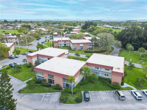 15 Vista Palm Ln APT 102, Vero Beach, FL 32962