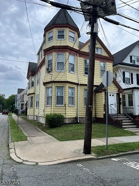 80 Vermont Ave photo 1