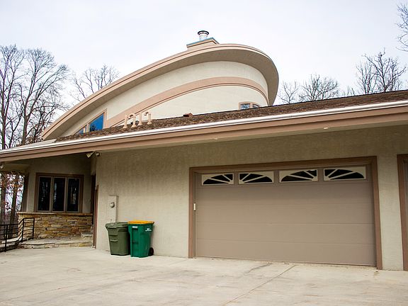 2nd image of 58 Oakridge Ct