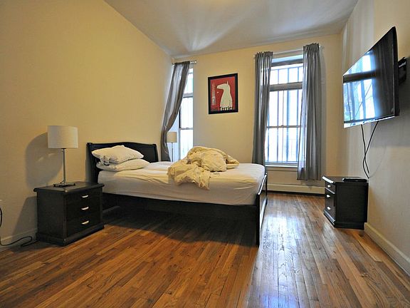 4th image of 343 W 47th St APT 3