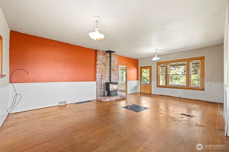 4th image of 2924 Cottonwood Road