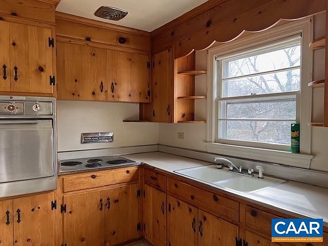 2nd image of 1304 Carter Ln