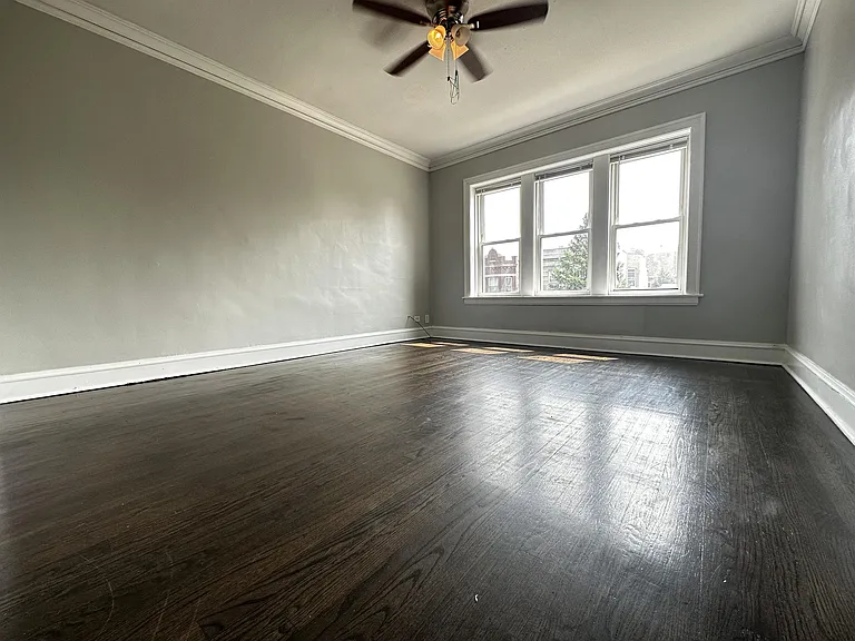 1402 N Harding Ave #2 — Photo 4