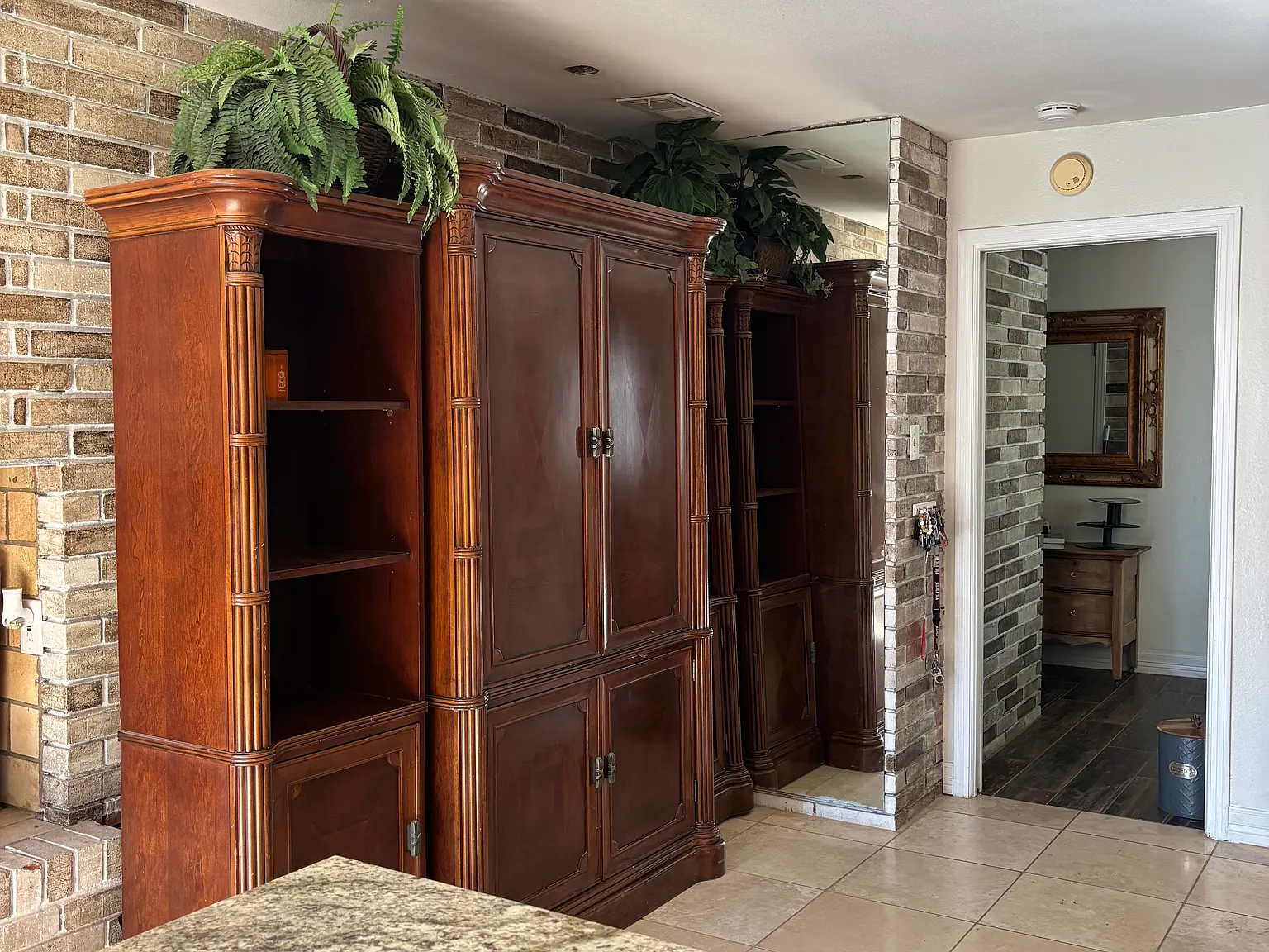 3 bed, 2101 sqft, $2,350 — Photo 4