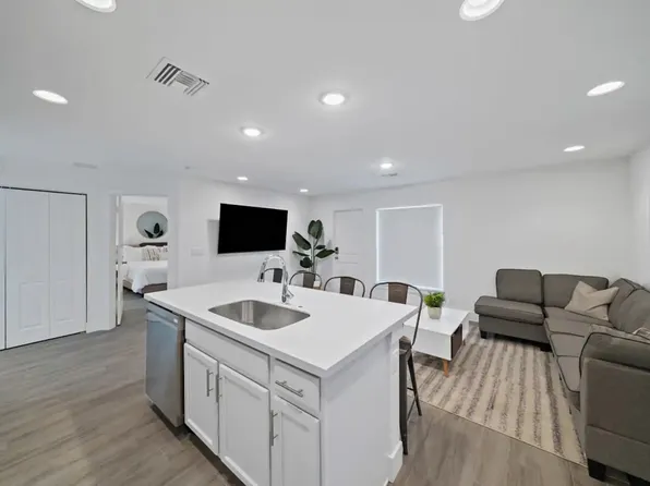 505 Lilac Ct, West Palm Beach, FL 33407