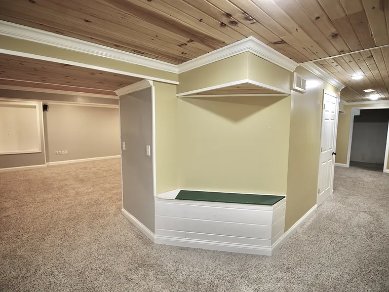 4400 Greensbury Dr — Photo 24