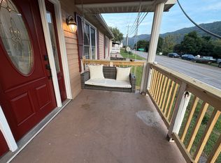5201 Midland Trl, Montgomery, WV 25136