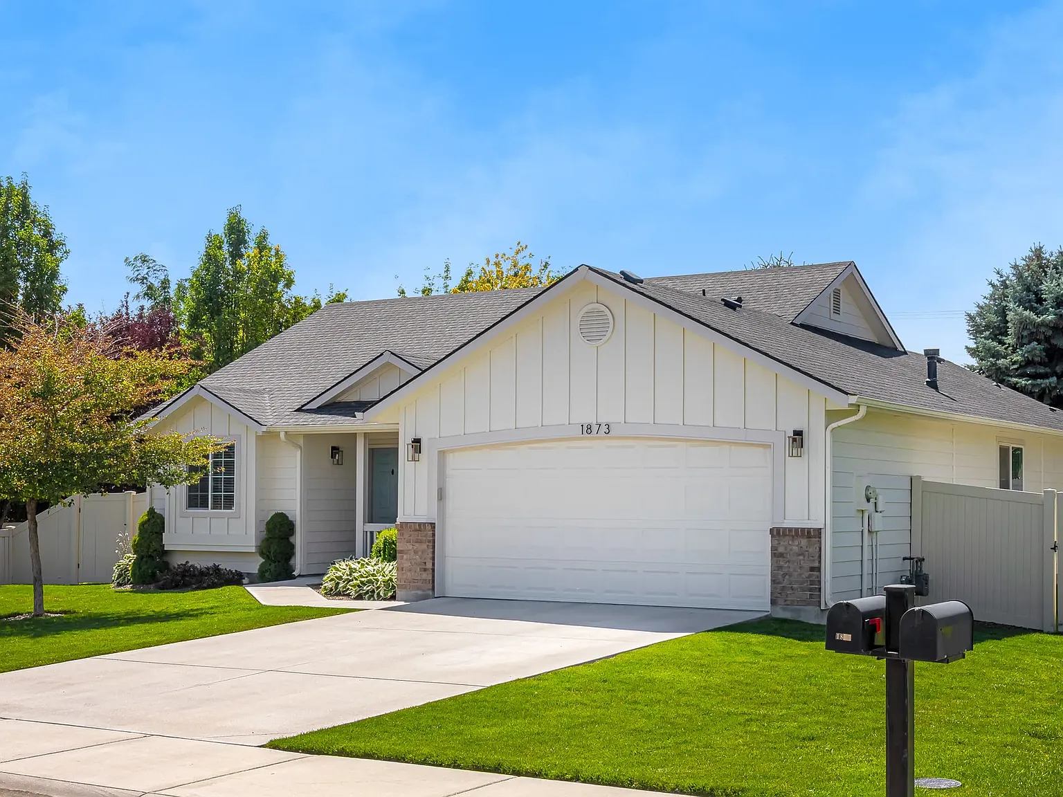 5 bed, 1419 sqft, $2,400 — Photo 4