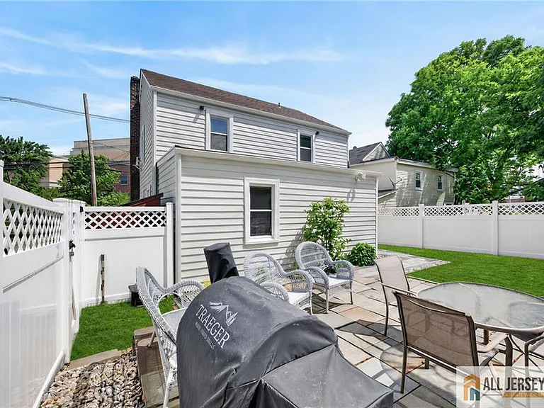 12 Capner St — Photo 30