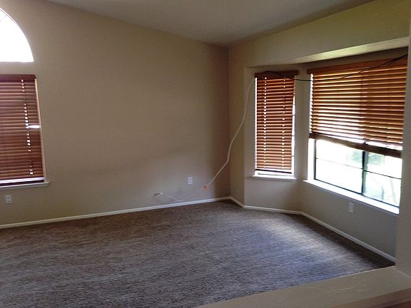 5th image of 23719 Hazelwood Dr