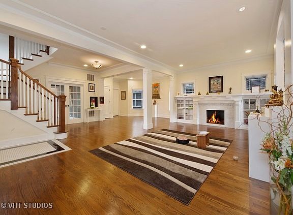 4th image of 4722 N Malden St
