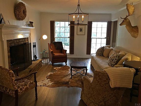 4th image of 3957 Menendez Dr