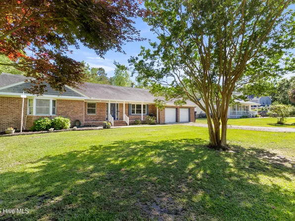 205 Sand Dollar Lane, Hampstead, NC 28443