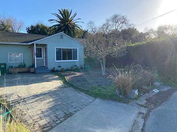 3rd image of 20 Lauren Ave