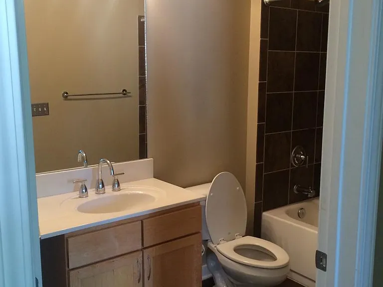 Bathroom #2 - A new LED vanity light was put in since this picture was taken.