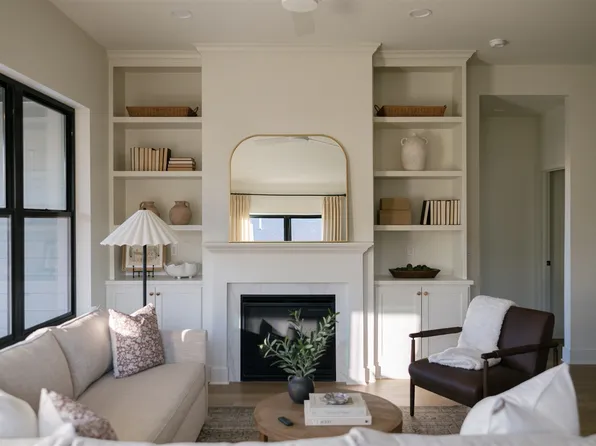 281 S Marigold Ave, West Des Moines, IA 50266